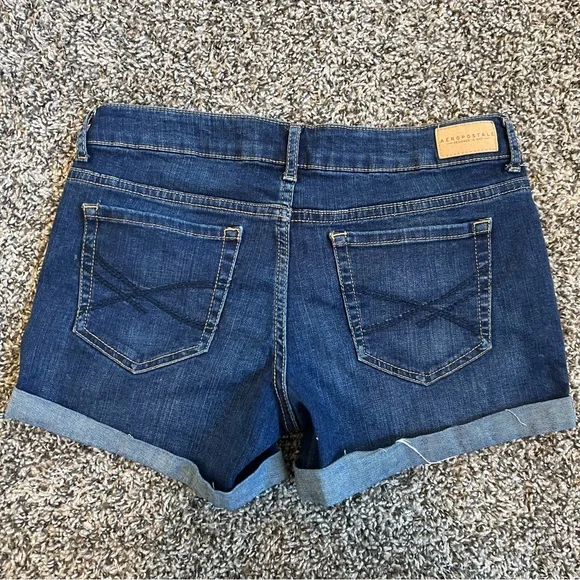Aeropostale Shorts - Picture 4 of 4